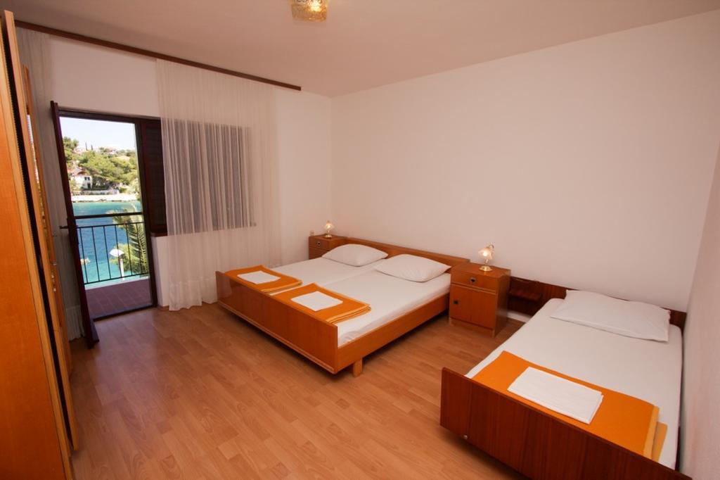 Apartments And Rooms Porto Ražanj Zimmer foto